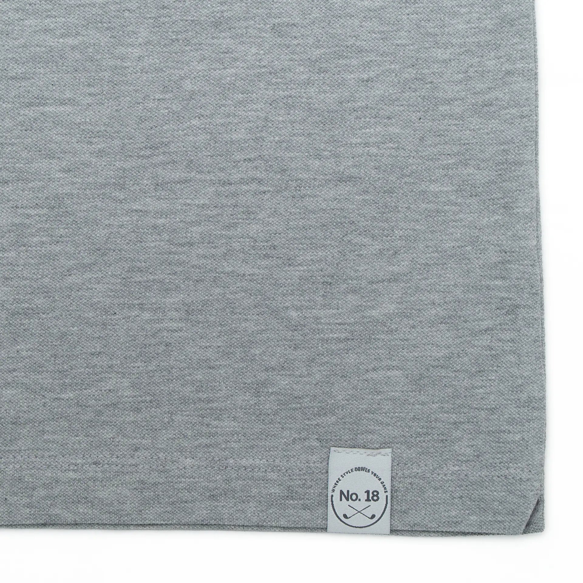 Golf-Shirt grau mit Patch von No. 18