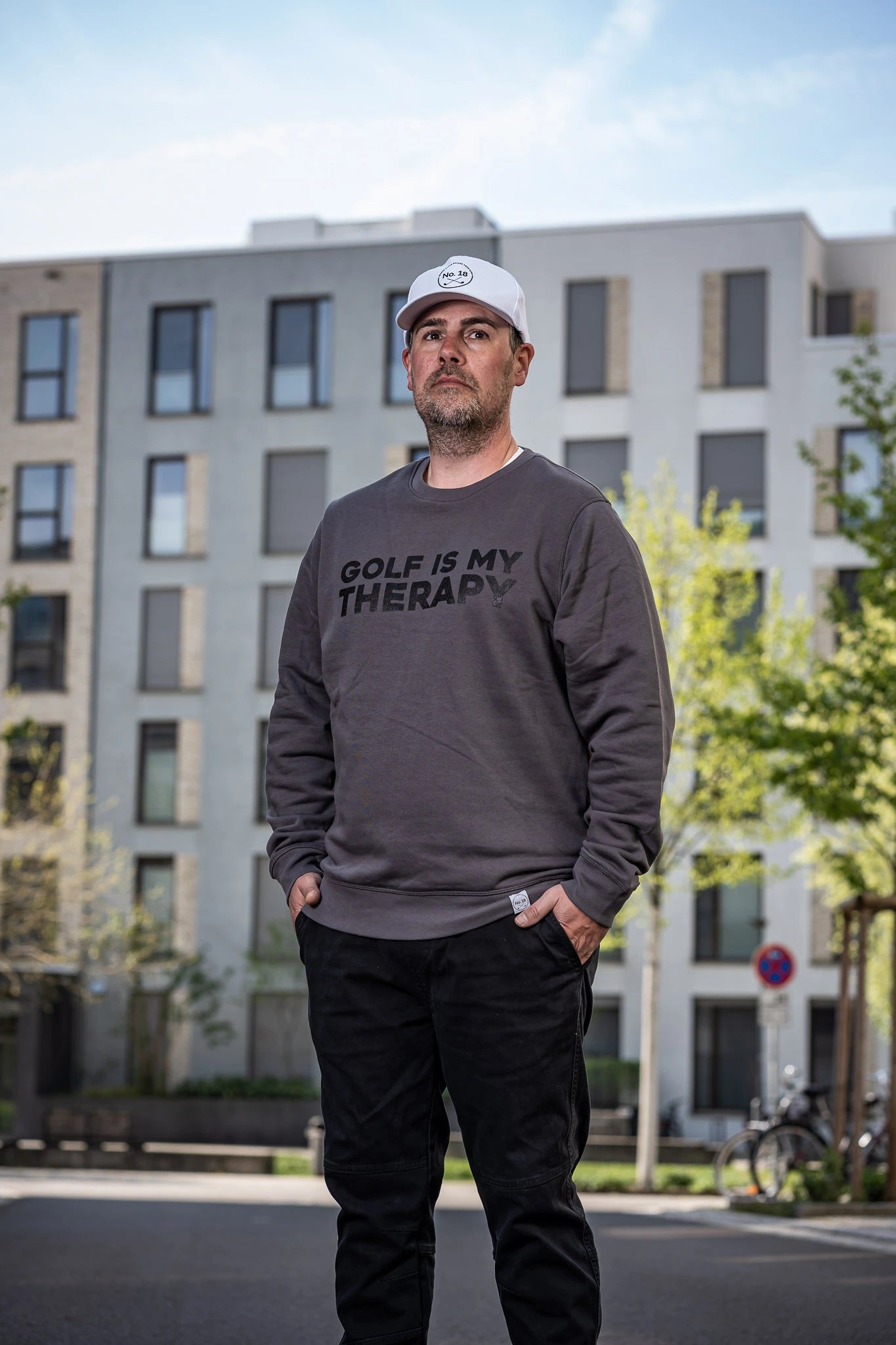 Sweatshirt "Golf is my Therapy" - entspannter Streetwear-Look im Golf Lifestyle.