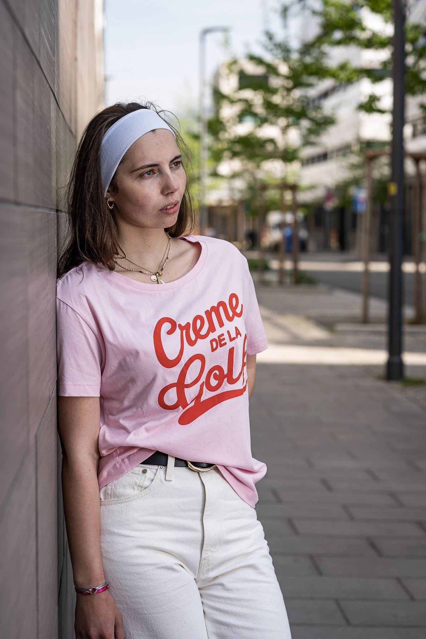 T-Shirt "Creme de la Golf" - stilvoller Streetwear-Look für Golfer im Alltag.